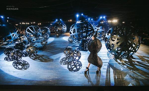 Những khoảnh khắc vàng của NTK Đỗ Mạnh Cường-4