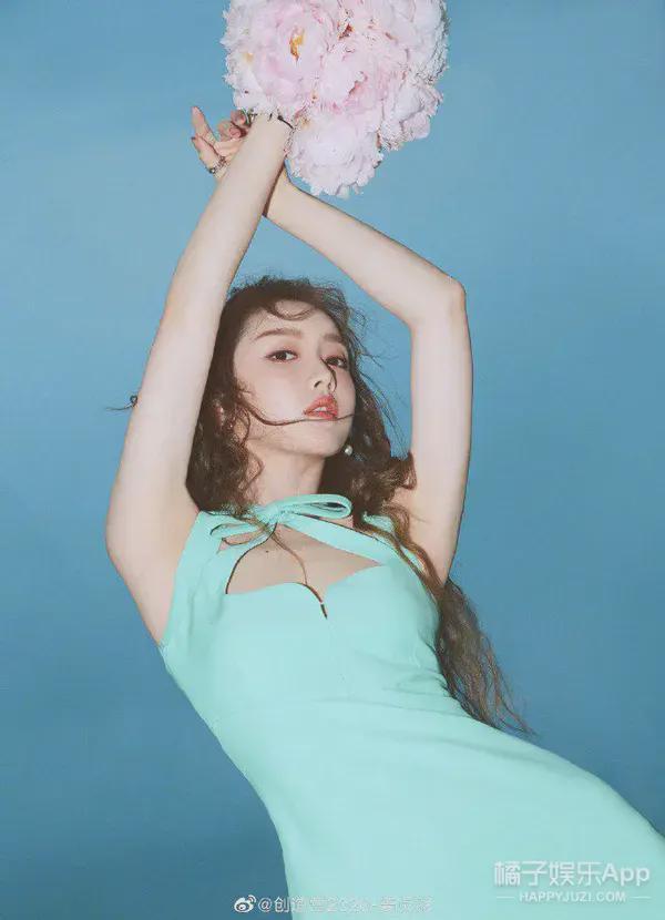 Đụng váy đàn em, người đẹp không tuổi Lâm Y Thần bị chê vừa xấu vừa quê-5