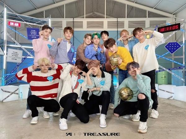 Những cuộc tranh cãi khiến fans và netizen choảng nhau nảy lửa-5