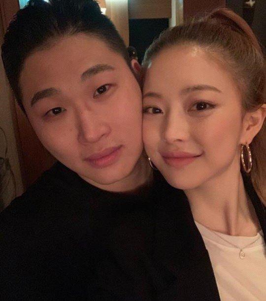 Nam rapper Swings chia tay bạn gái hotgirl sau một thời gian hẹn hò. Trước đó, Swings được miễn nghĩa vụ quân sự vì mắc bệnh tâm lý.