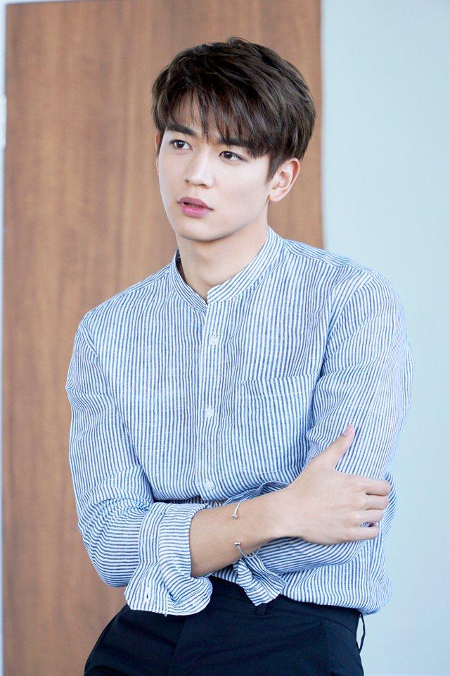 SHINee Minho thông báo xuất ngũ vào 15/11, sớm 20 ngày so với dự kiến do ảnh hưởng của dịch Covid-19.