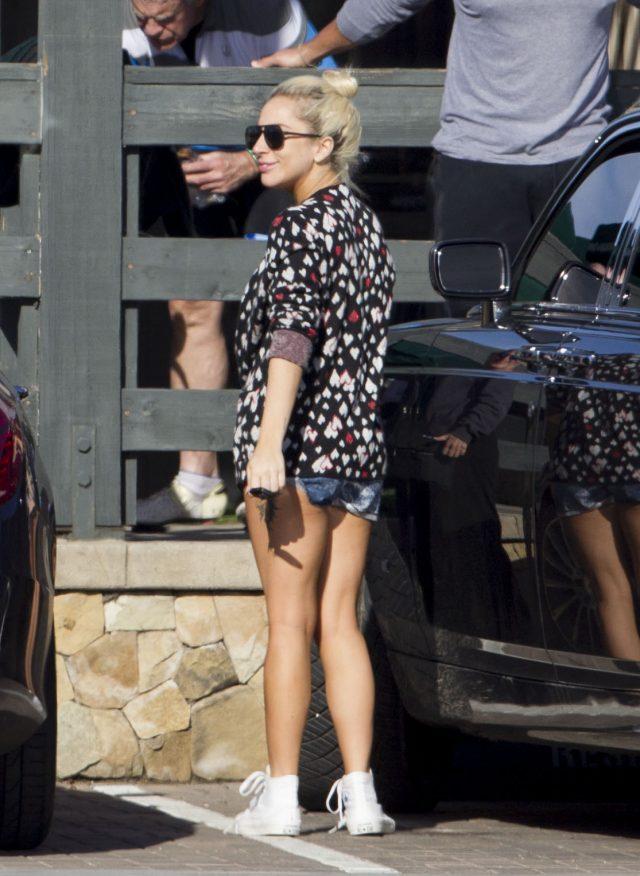 Những lần Thị Dậu Lady Gaga gây chú ý vì chiều cao quá khiêm tốn-10