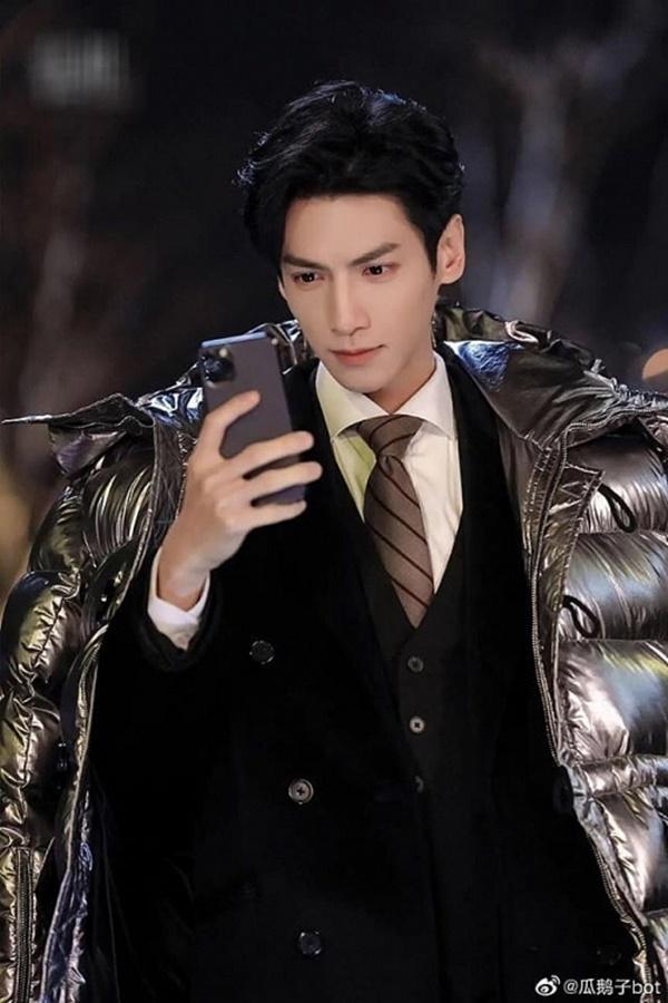 La Vân Hi: soái ca ngôn tình bị cấm hẹn hò trong 5 năm-5