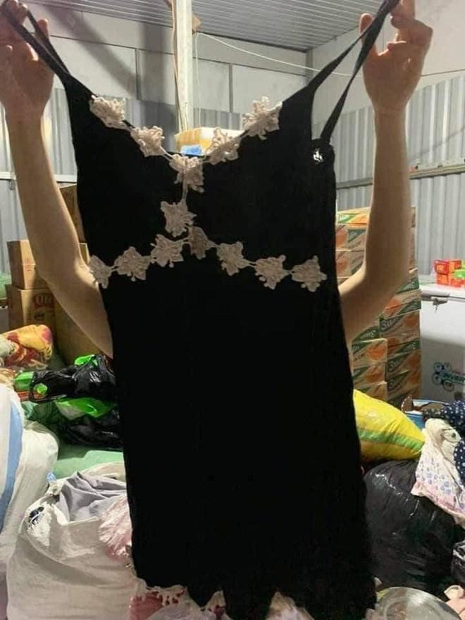 Ủng hộ bà con lũ lụt miền Trung toàn áo lót, quần chíp: Từ thiện hay dọn rác?-7