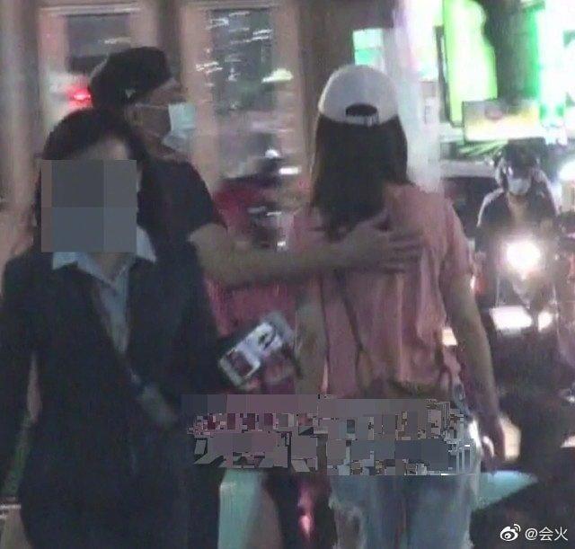 Lâm Tâm Như khóc nức nở giữa phố sau khi cãi nhau to với Hoắc Kiến Hoa-2