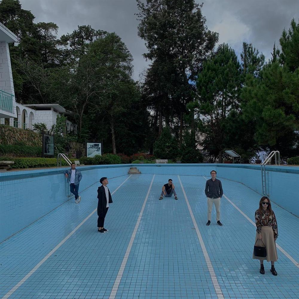 Phát hiện background bể bơi cạn nước đậm chất điện ảnh ngay giữa trung tâm Đà Lạt-9