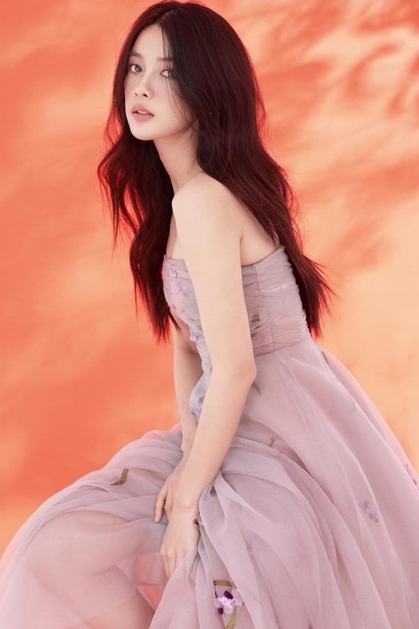 Thúy Kiều chính thức lộ diện, netizen khen ngợi: Đẹp hơn mong đợi-5