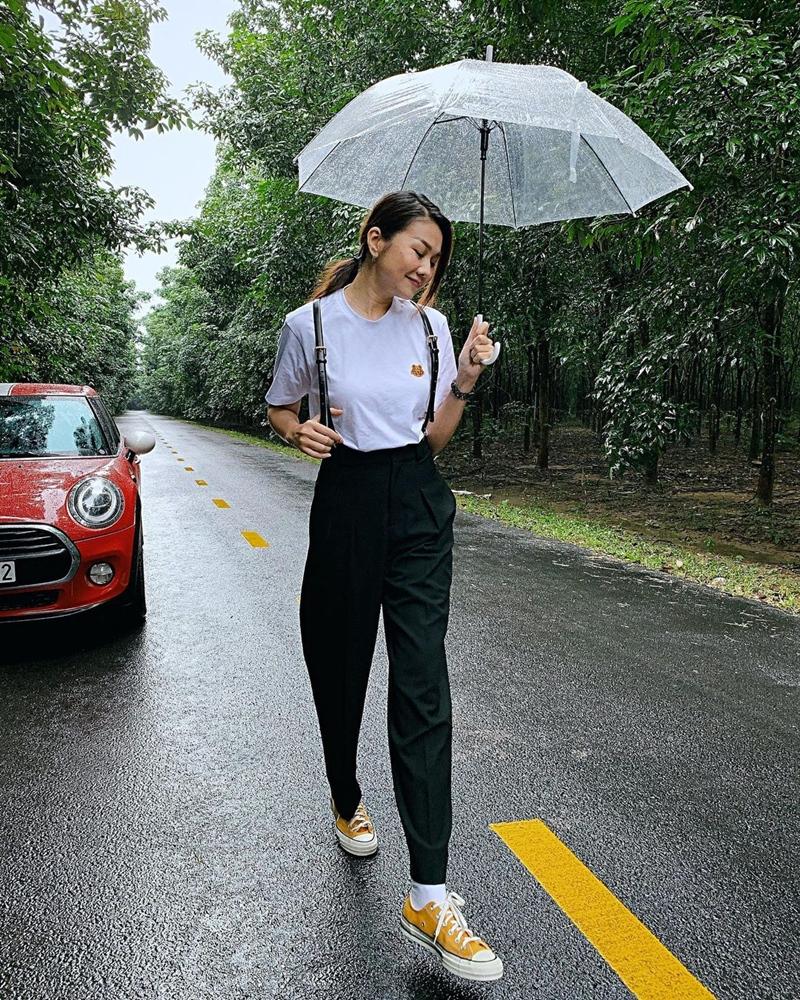 Ngọc Trinh diện quần vảy sơn ngầu đét - Hà Tăng tối giản vẫn sang tuyệt đối-8