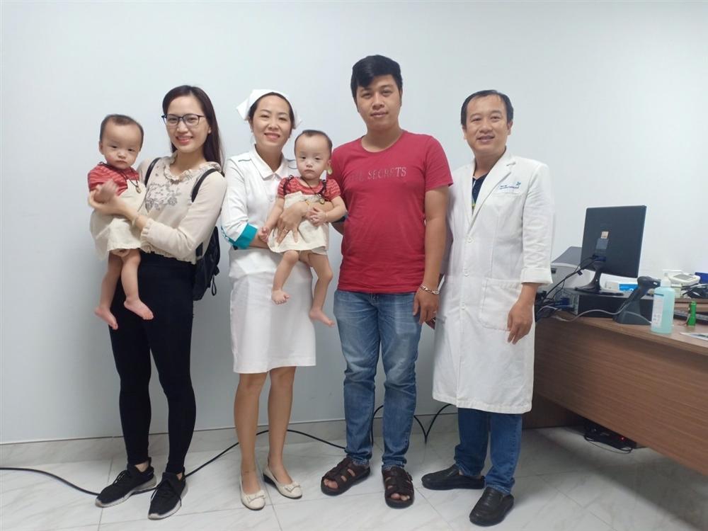 Trúc Nhi - Diệu Nhi đi chích ngừa: Hào hứng rủ nhau đua xe cùng bác sĩ-6