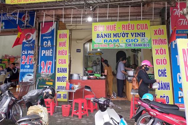 Xử phạt chủ quán bún chặt chém đoàn cứu trợ bão lũ-1