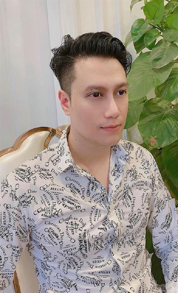 Chung khung hình với Bằng Kiều ở sự kiện, Việt Anh khiến netizen hốt hoảng vì mũi lệch bất thường hậu dao kéo-3