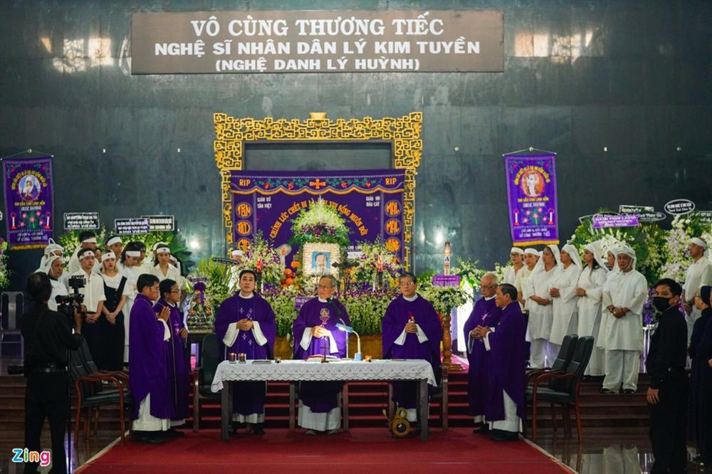 Lý Sơn, Lý Hùng khóc khi tiễn biệt NSND Lý Huỳnh-1