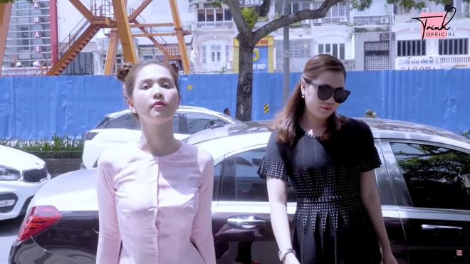 ÁI CHÀ CHÀ: Giúp việc nhà Ngọc Trinh được cấp tích xanh Facebook-8