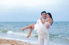 Ảnh cưới chưa từng công bố của hoa hậu Hương Giang và chồng Trung Quốc