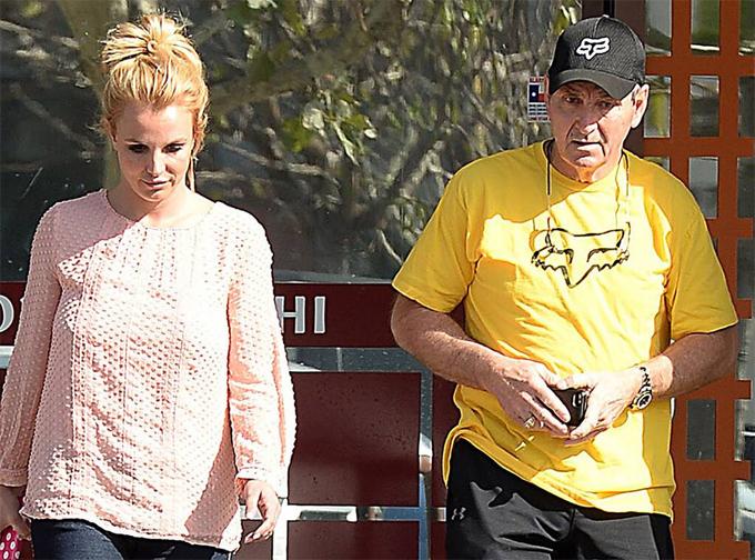 Britney Spears bị cấm kết hôn, sinh con-2