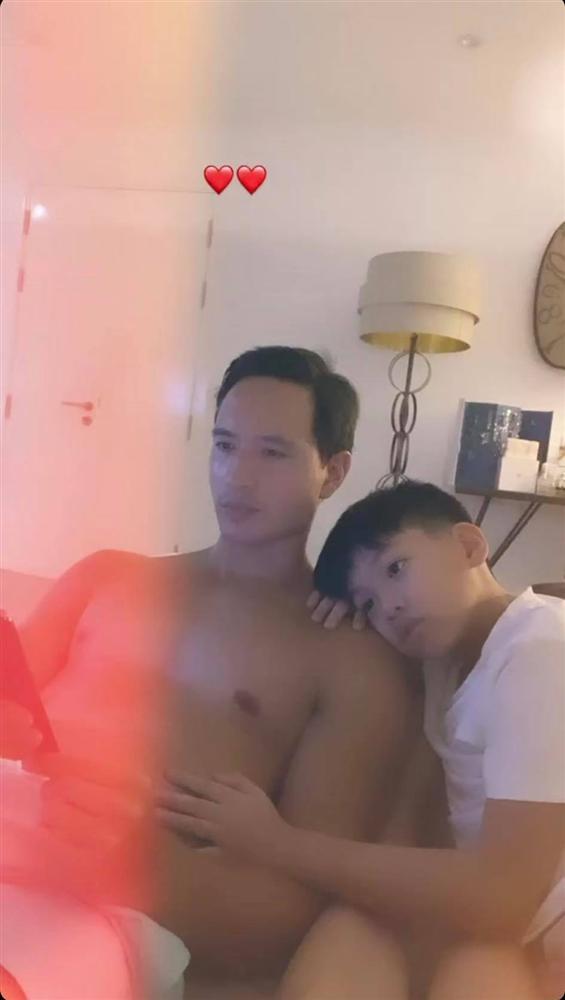 Khoảnh khắc tình cảm như cha con của Kim Lý - Subeo-3