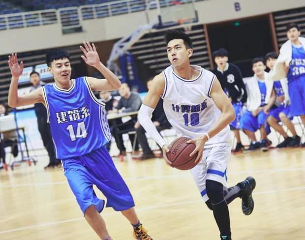 Dàn diễn viên phụ trong Yêu em từ cái nhìn đầu tiên bản điện ảnh đều đã nổi tiếng-8