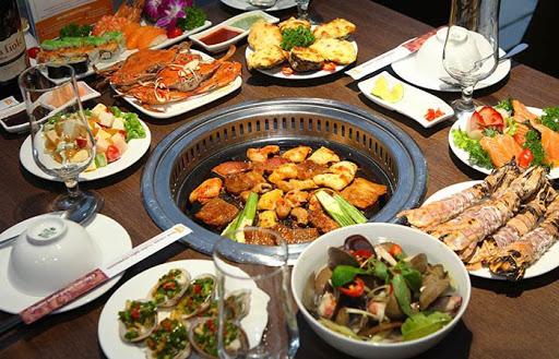 Khách đến ăn buffet rồi bảo nhau chuồn mất, nhân viên ngồi khóc nức nở vì không đủ 5,2 triệu đồng đền bù-2