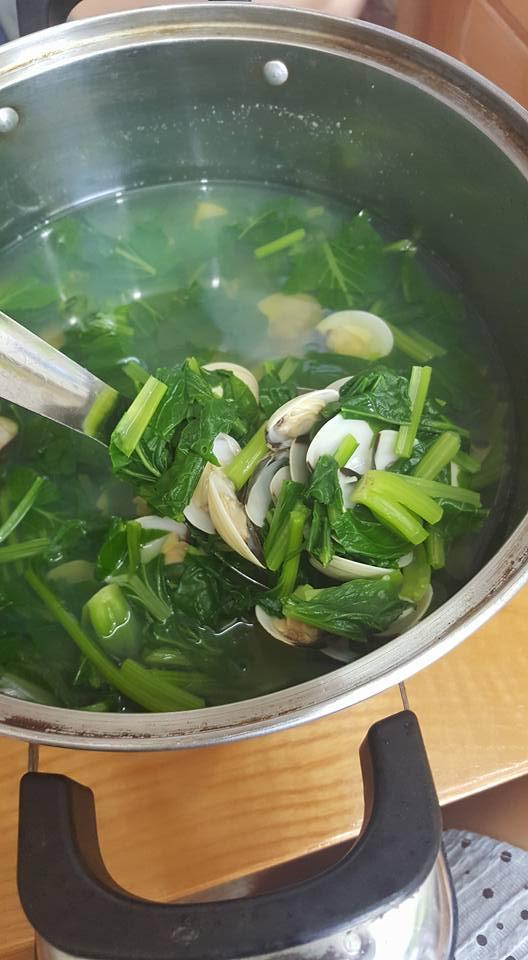 Loạt ảnh chứng minh hội đoảng hễ vào bếp là tạo ra thảm họa, kể cả nấu rau cũng bất thành-4