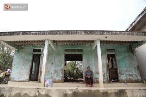 Tình người nơi lũ dữ đi qua: Hàng ngàn xe máy hỏng được nhóm thợ tình nguyện sửa miễn phí-1