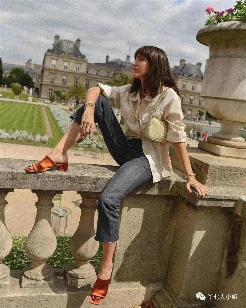 Sandal gót thô xứng đáng là kiểu đáng sắm nhất của nàng công sở, muốn ăn diện vừa sang vừa thoải mái thì bạn phải sắm ngay-7