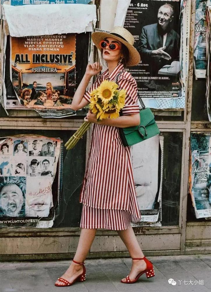 Sandal gót thô xứng đáng là kiểu đáng sắm nhất của nàng công sở, muốn ăn diện vừa sang vừa thoải mái thì bạn phải sắm ngay-15