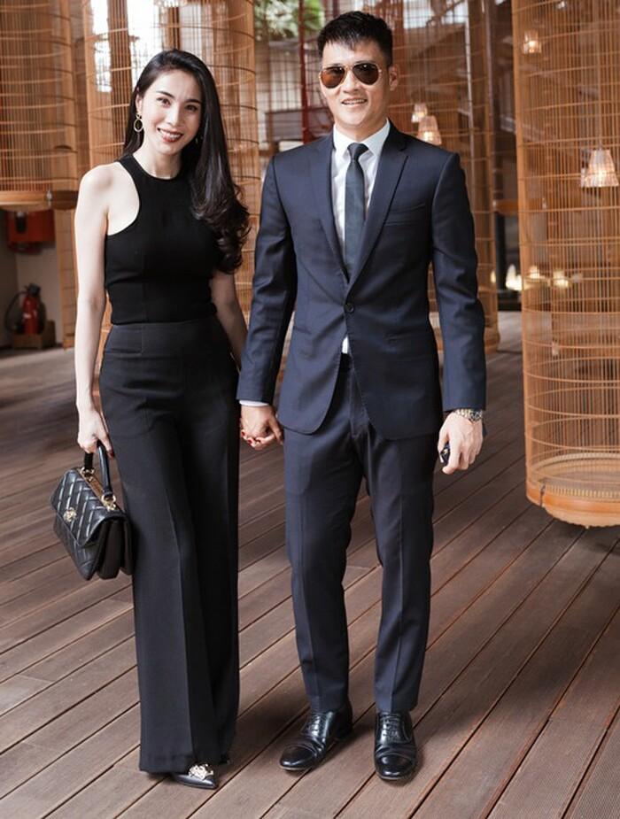 Không cần gồng mình chặt chém, Thủy Tiên - Công Vinh vẫn chiếm trọn spotlight thảm đỏ-4