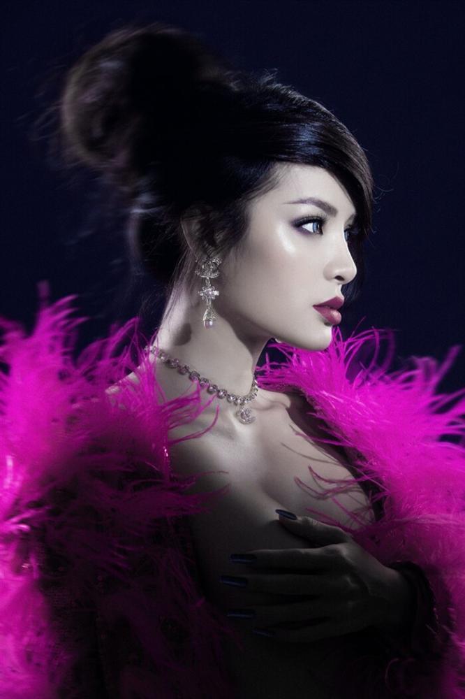 Phương Trinh Jolie gây sốt với hình bán nude nửa kín nửa hở-4