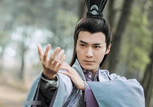 Anh làm việc với Lâm Tâm Như 7 năm mà vẫn mờ nhạt, được Triệu Lệ Dĩnh một tay kéo lên lại phất như diều gặp gió-4