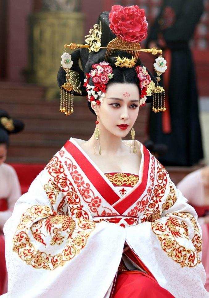 Phạm Băng Băng bị cắt cảnh mặc hở và chuyện cổ phục phim Trung Quốc-1