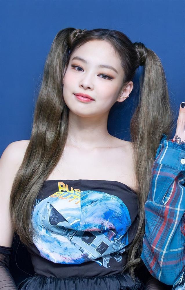 Jennie (BLACKPINK) bỗng lộ ảnh tròn xoe khác lạ ở hậu trường, nhưng có ai tăng cân mà được thế này không?-5