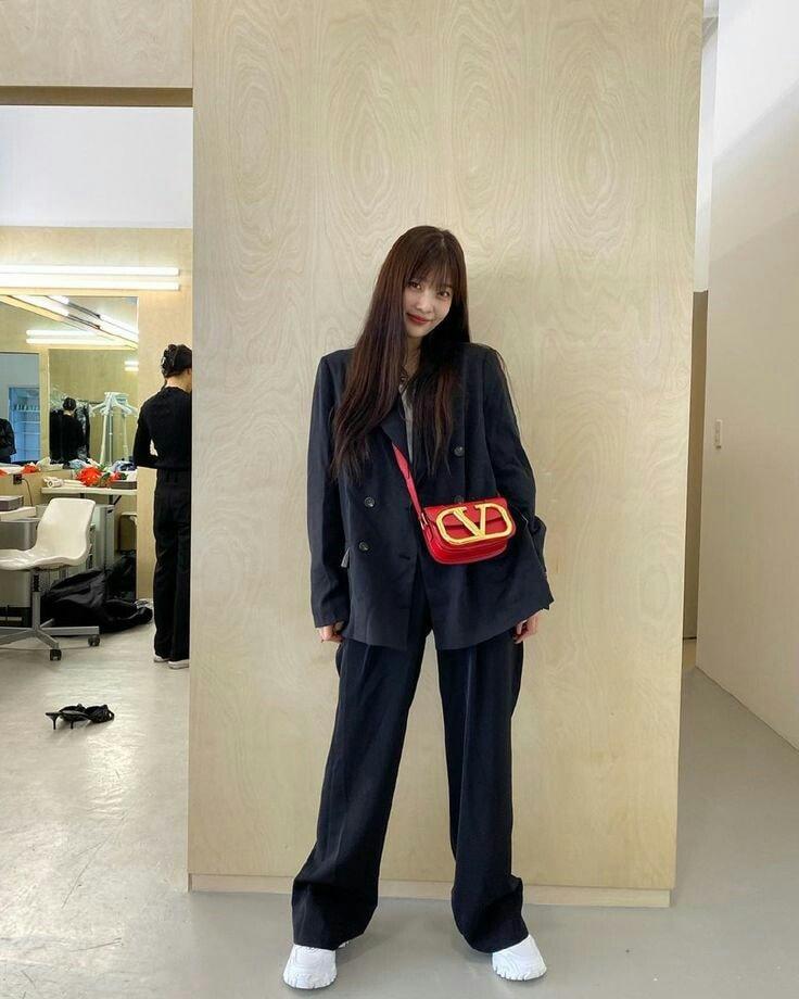 Muôn kiểu diện blazer cá tính như BLACKPINK và dàn mỹ nhân Hàn-9