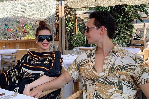 Thắc mắc mẹ đi từ thiện mãi chưa về, Hồ Ngọc Hà xúc động khi biết lý do-7