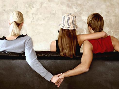 Oái ăm: Yêu cô em sâu sắc nhưng lại làm việc động trời với cô chị-2