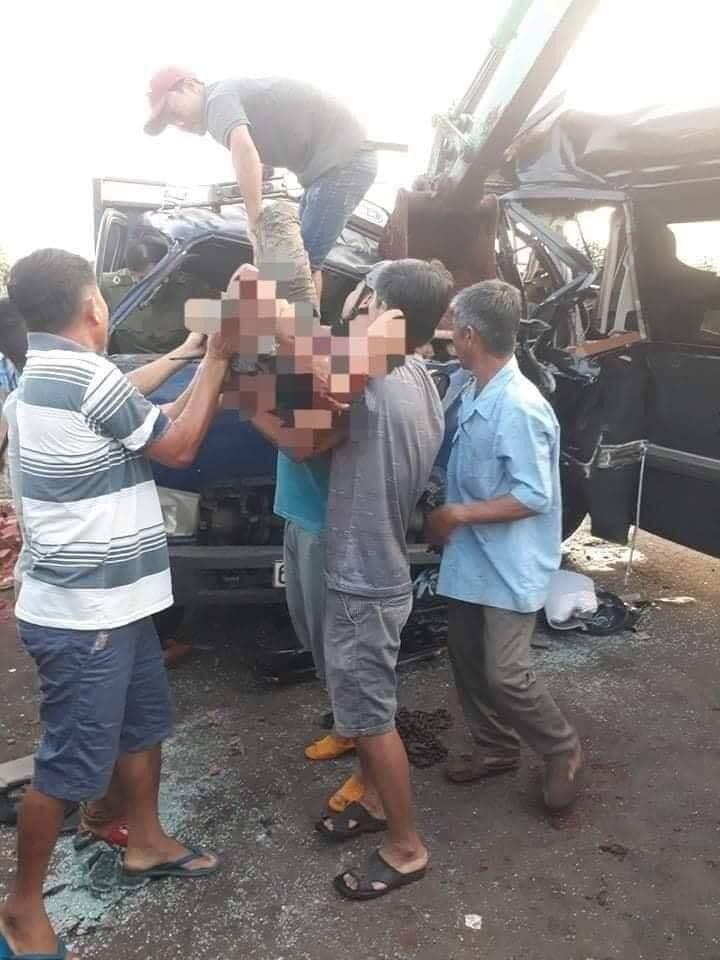 Kinh hoàng: Xe khách đấu đầu xe tải, 1 tài xế tử vong ở Đồng Nai-3