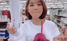 Tưởng tấu hài duyên dáng, ai dè Ngọc Trinh hứng đá vì kém sang-4