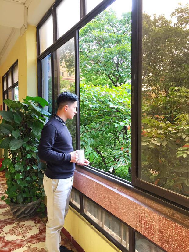 Thầy giáo soái ca bị sinh viên tung loạt ảnh chụp lén đẹp muốn xỉu lên mạng-5