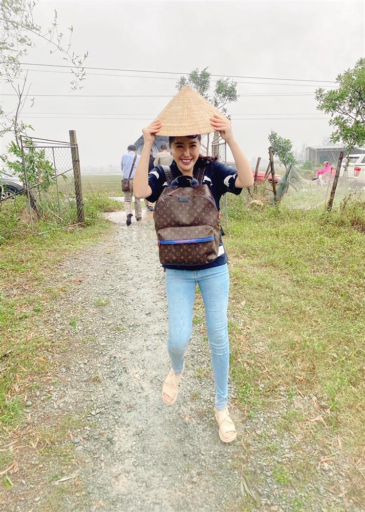 Bảo Thy đáp trả khi bị mỉa mai từ thiện màu mè-1