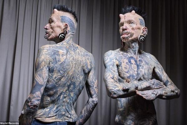 Dị nhân đi làm căn cước, 30 không lấy nổi vân tay vì bộ móng khủng-4