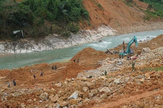 Sạt lở đất 17 công nhân mất tích: Chủ đầu tư thủy điện Rào Trăng 3 lên tiếng