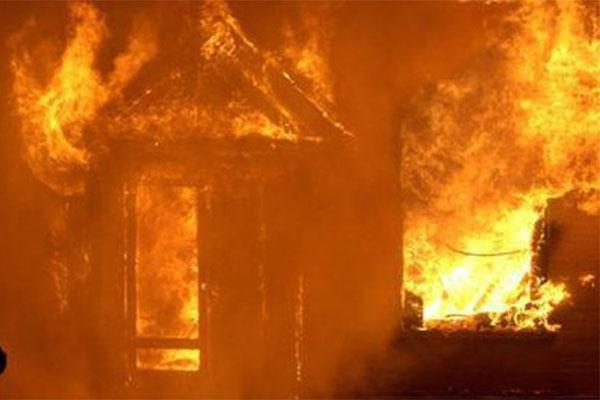 Say rượu, tự đốt nhà mình khiến hàng xóm tử vong ở Yên Bái-1