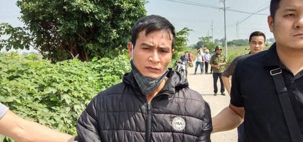 Clip: Người thân nữ sinh Học viện Ngân hàng ngất xỉu tại nơi tìm thấy thi thể-3