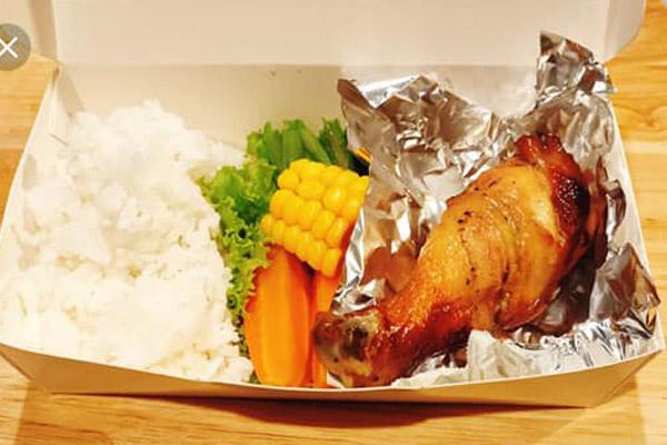 Cảnh unbox đồ ăn cảm động nhất: Chỉ những người sống xa nhà mới hiểu!-1