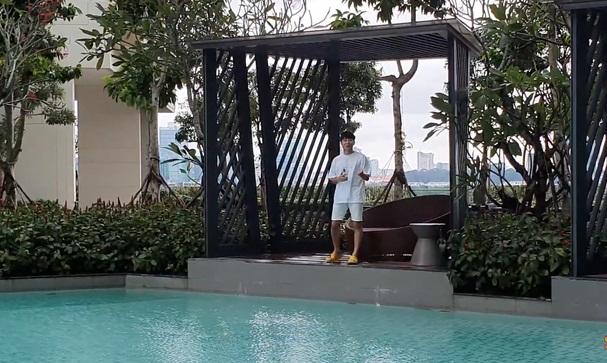 Cris Phan khoe căn hộ sang xịn đang sống cùng bà xã hot girl-1