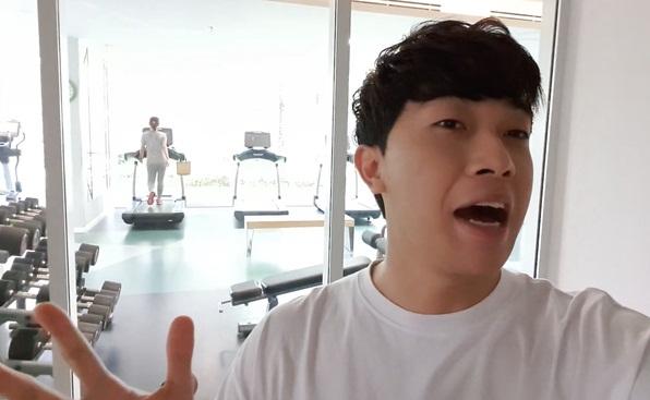 Cris Phan khoe căn hộ sang xịn đang sống cùng bà xã hot girl-2