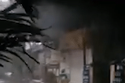 Clip: Chết cười thanh niên phanh ngực nhún nhảy giữa trời thách thức bão giông-6