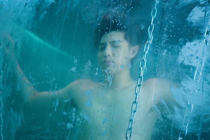 Noo Phước Thịnh cởi áo trong MV mới, có thực sự không hay không lấy tiền như tuyên bố?-5