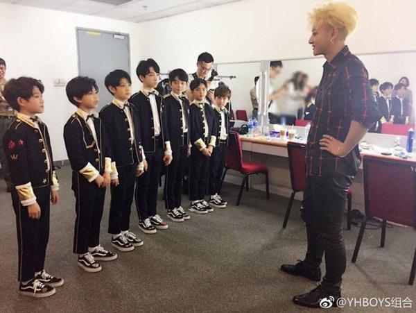 Lộ tin nhắn gạ tình của thành viên nhóm nhạc Trung mới 16 tuổi-7