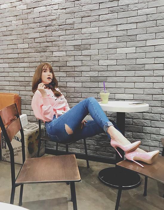 Lâm Tâm Như diện quần rách toang hoác, Cái Bang hơn cả Ngọc Trinh-8