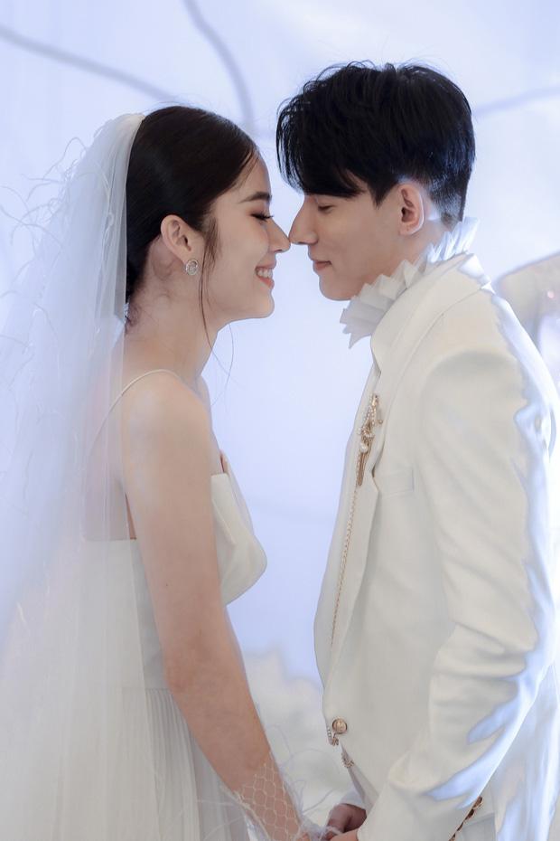 Chị gái Nam Em và bạn trai model bị nghi chia tay dù đã đính hôn-1